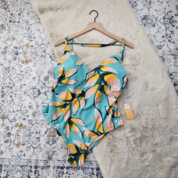 Kona Sol Tropical Leaf Pattern Racerback One Piece - Picture 3 of 11